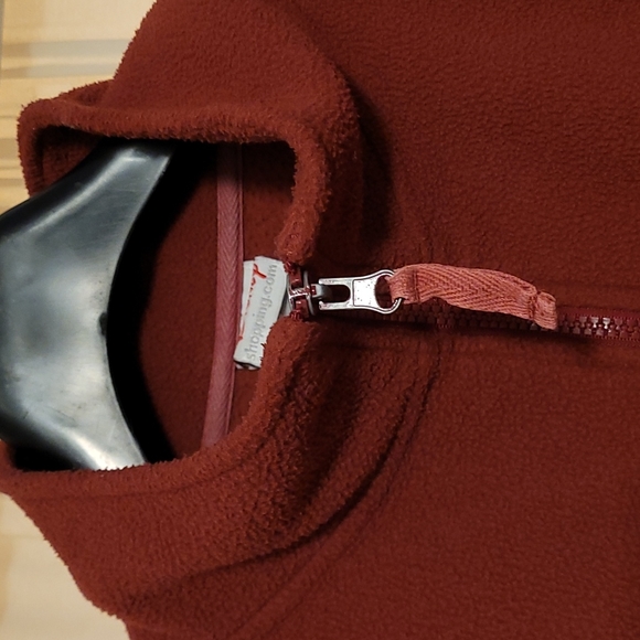 Disney men's XL dusky red fleece vest - Picture 4 of 7